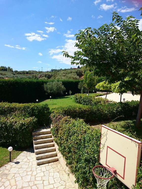 Villa Mariellie Néa Péramos Exteriér fotografie